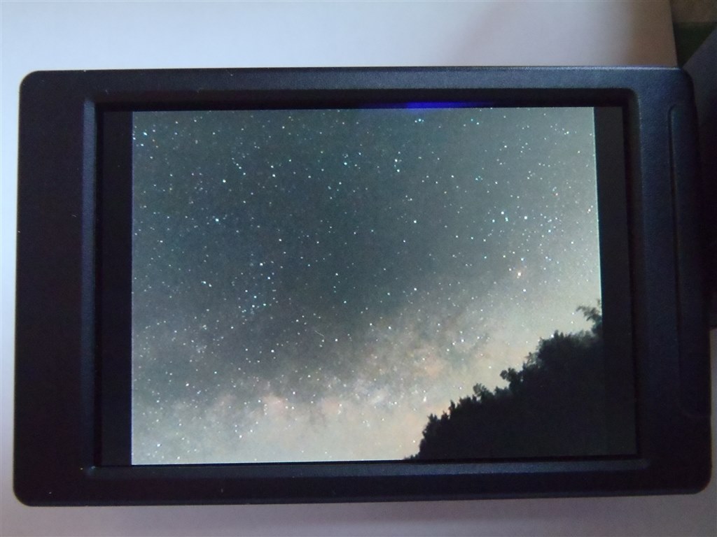 FZ200の液晶モニターの見え方がパソコンで見るのとかなり違う