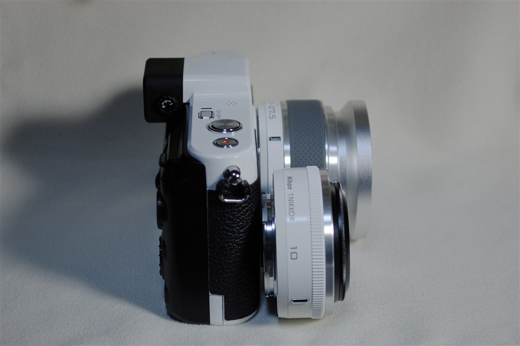 レンズフード』 ニコン 1 NIKKOR 11-27.5mm f/3.5-5.6 [ホワイト