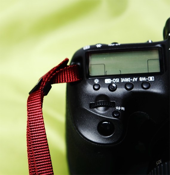 純正ストラップの補修について』 CANON EOS 5D Mark III ボディ 純正ストラップの補修について』 CANON EOS 5D Mark III ボディ