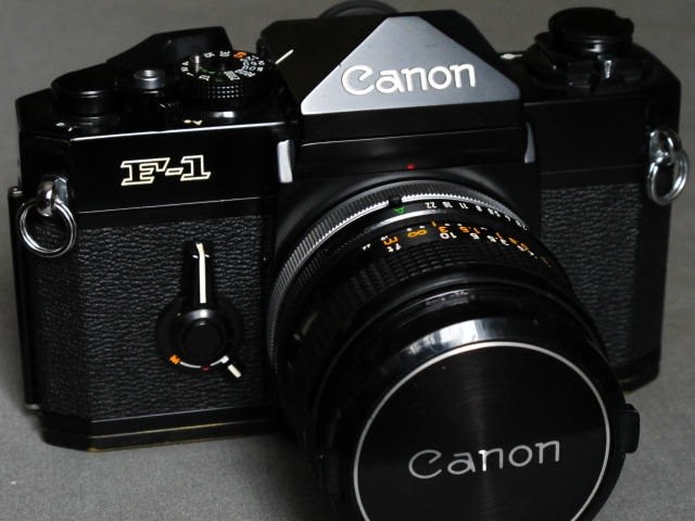 キヤノンEFを、ガンガン使っている方、いらっしゃいますかあー