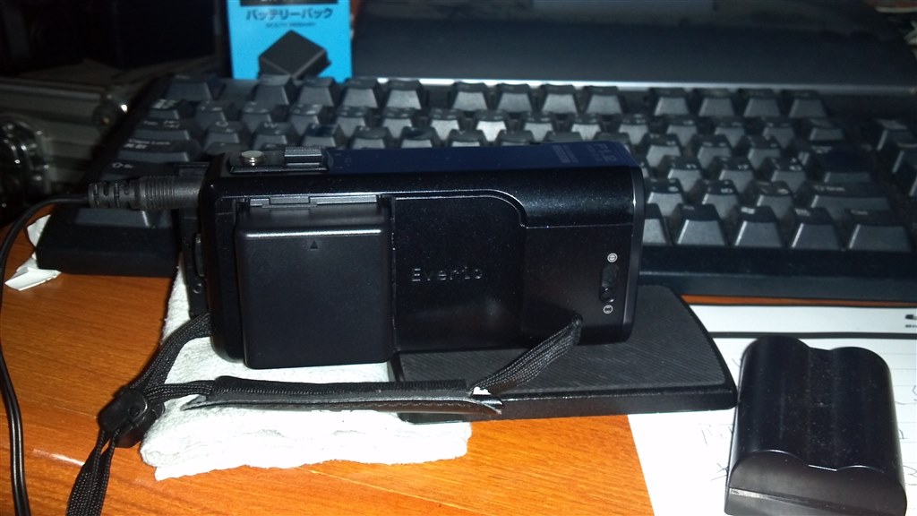 【動作確認ＯＫ】JVC Everio GZ-E310-V 三脚　バッテリー2個 動作確認OK】JVC Everio GZ-E310-V 三脚 バッテリー2個 ビデオ