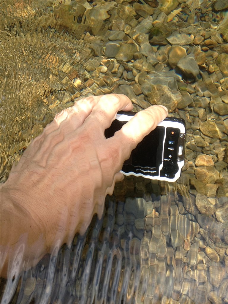 防水カメラなんだから水の中で～』 オリンパス OLYMPUS Tough TG