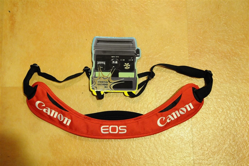 クランプラーのEOSストラップを装着してみました。』 CANON EOS 5D 