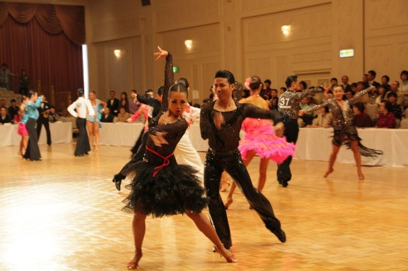 趣味でクラブでのダンス写真を撮影しておりますが Canon Eos 7d ボディ のクチコミ掲示板 価格 Com