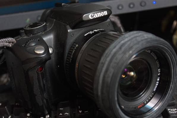 ♥︎◇迷ったらこのカメラ♪ ◇近くも遠くもOKです♪ ◇Canon KISS N Amazon | Canon デジタル一眼レフカメラ EOS Kiss X7 レンズ