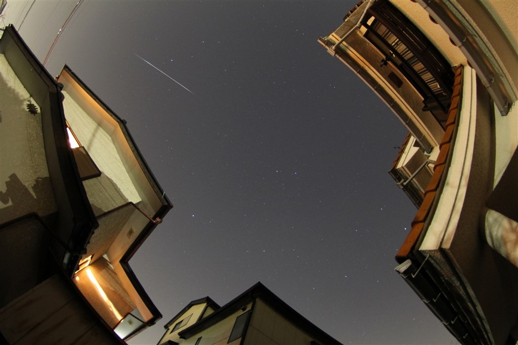 星の撮影などで使用されている方はいらっしゃいますか』 TAMRON 星の撮影などで使用されている方はいらっしゃいますか』 TAMRON