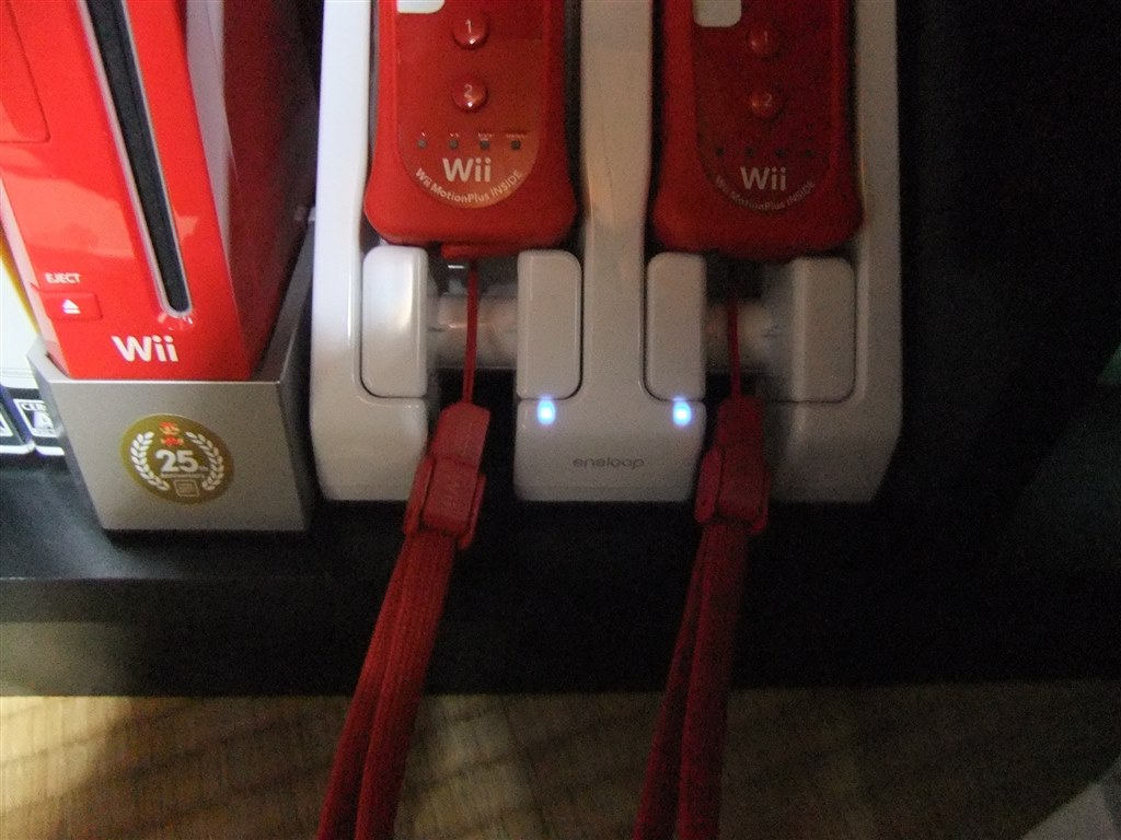 充電表示ランプ 三洋電機 Eneloop Wiiリモコン専用 無接点充電セット N Wr03s のクチコミ掲示板 価格 Com