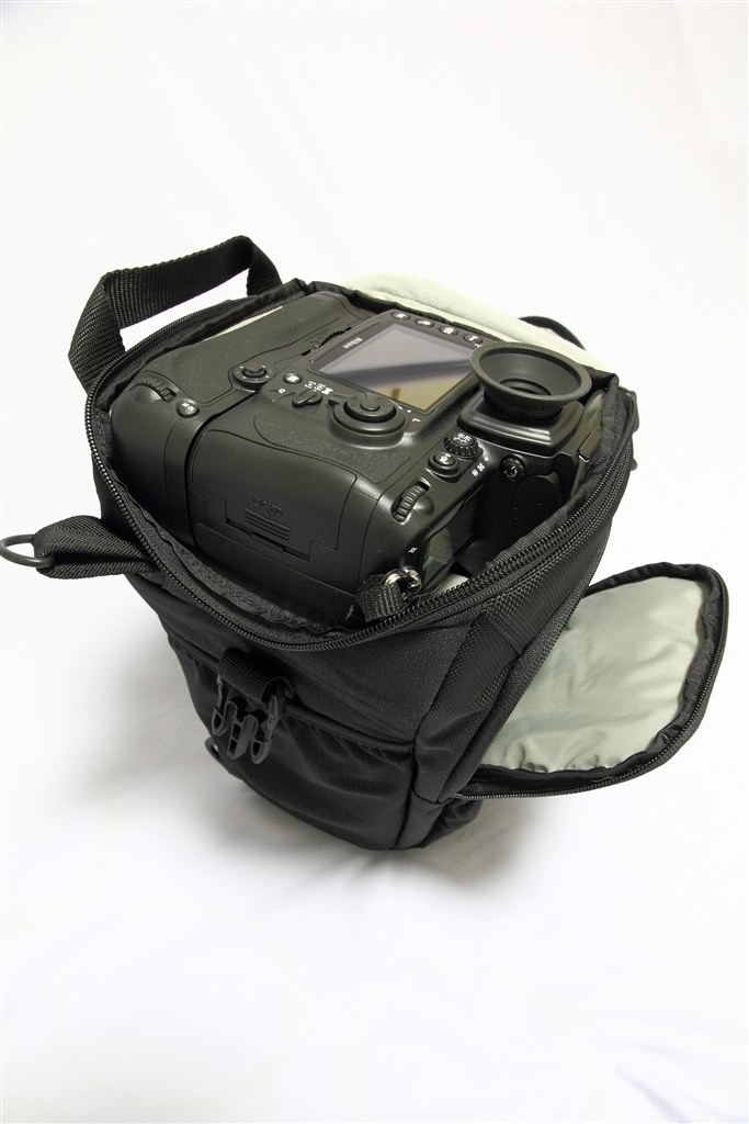 D700＋MB-D10＋AF-S 70-200 f/2.8 VR II が入るカメラバッグ
