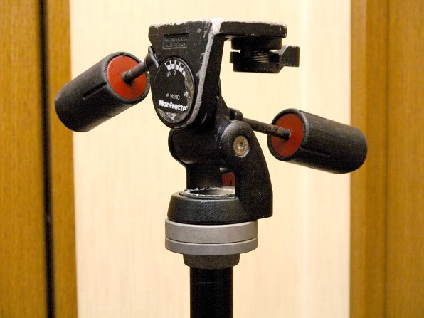 マンフロット プロ三脚+3ウェイ雲台セット 055XPROB+804RC2投稿画像