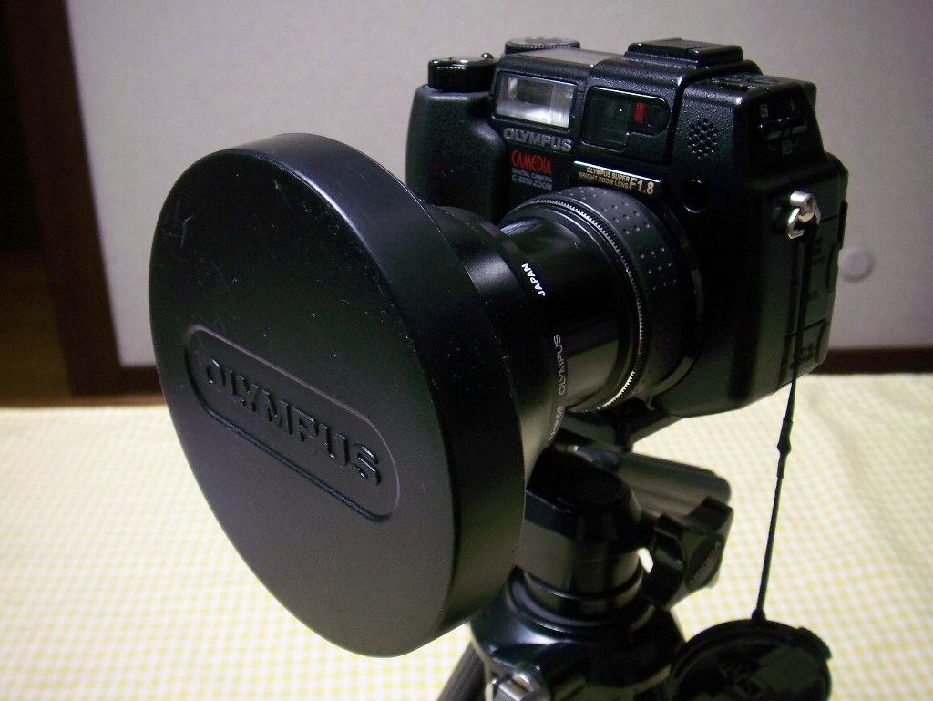 オリンパス OLYMPUS CAMEDIA C-5050 ZOOM オールドデジカメの凱旋：オリンパスCAMEDIA C-5050 ZOOM（2002