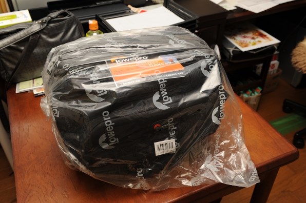 美品Lowepro ロープロ コンパクト AW ブラック 美品Lowepro ロープロ コンパクト AW ブラック - メルカリ