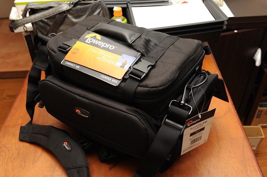 美品Lowepro ロープロ コンパクト AW ブラック 美品Lowepro ロープロ コンパクト AW ブラック - メルカリ