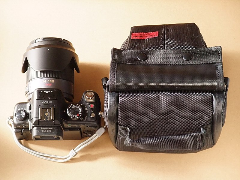 GH2 + 14-140mmにピッタリ(過ぎ?)なカメラバッグ』 パナソニック LUMIX DMC-GH2H レンズキット のクチコミ掲示板 -  価格.com