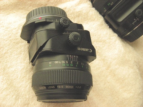 Canon TS-E90mm F2.8チルト・シフトレンズ
