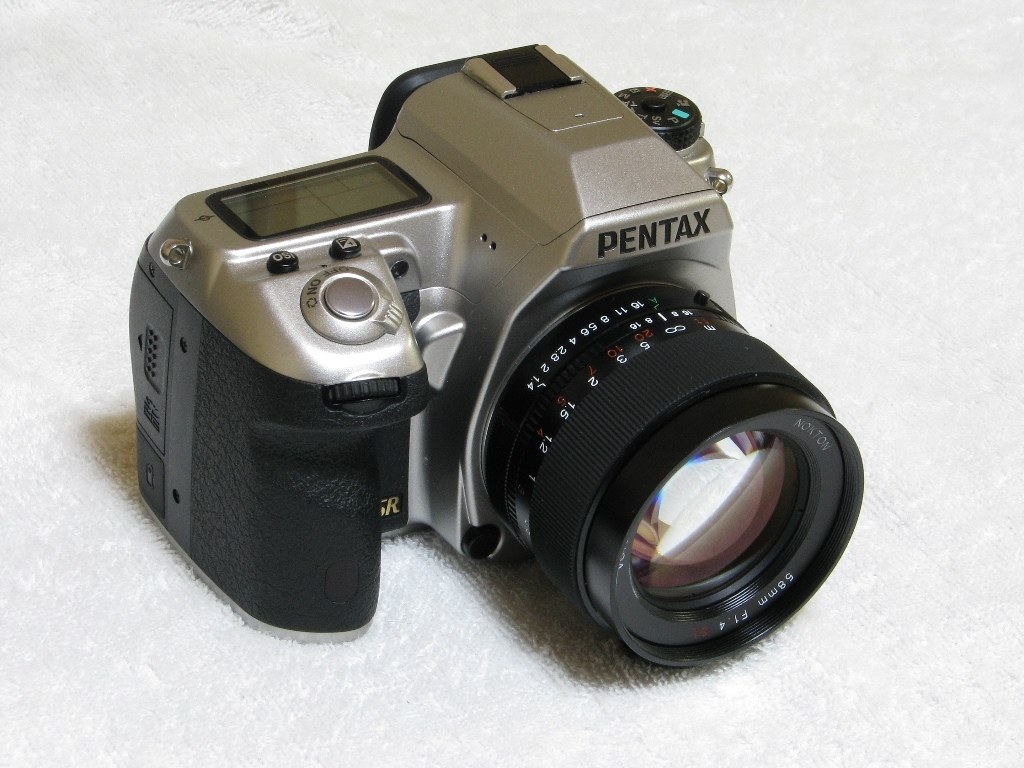 銀ボディーに黒レンズはどうですか？』 ペンタックス PENTAX K-5 18