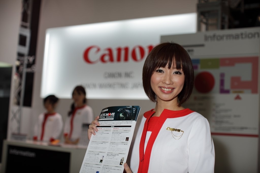 化石人のような質問ですが』 CANON EOS 5D Mark II ボディ の 化石人のような質問ですが』 CANON EOS 5D Mark II ボディ の