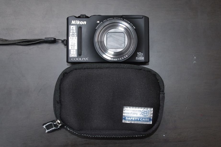 Nikon COOLPIX S8100 デジカメ　ソフトケースオマケ付き ケースについて教えてください』 ニコン COOLPIX S8100 の