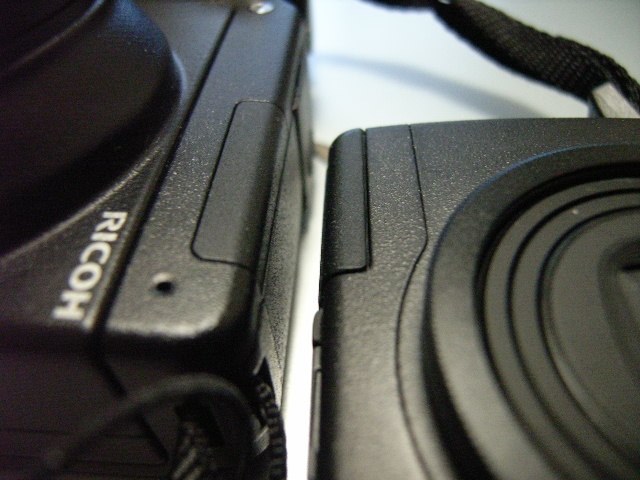 gxrフラッシュの閉まり具合があまくないですか』 リコー GXR レンズ