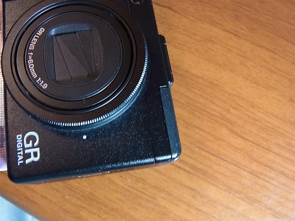 gxrフラッシュの閉まり具合があまくないですか』 リコー GXR