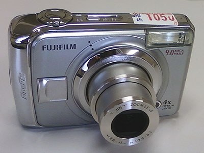 【完動品】Fujifilm FinePix A900 Fujifilm FinePix A Series A900 9.0MP Digital Camera - Silver