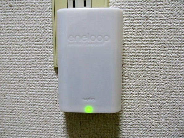 ●奥棚3●SANYO NEW eneloop充電器セットN-TGN01BS Amazon | SANYO NEW eneloop充電器セット(単3形4本付) N-TGN01BS