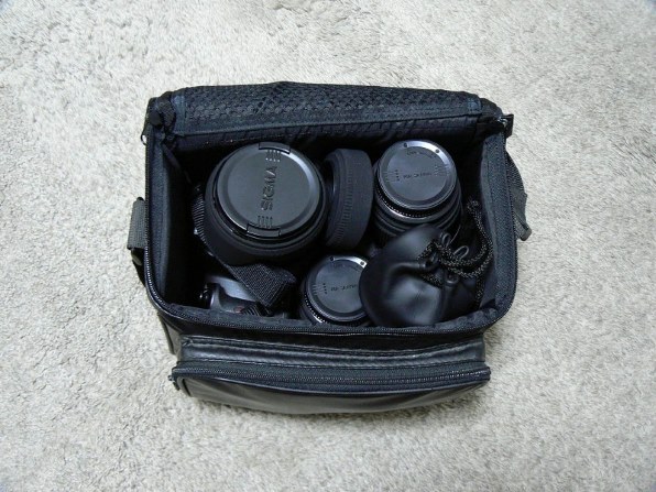 カメラバッグへの収納方法。』 CANON EOS Kiss X4 ダブルズーム