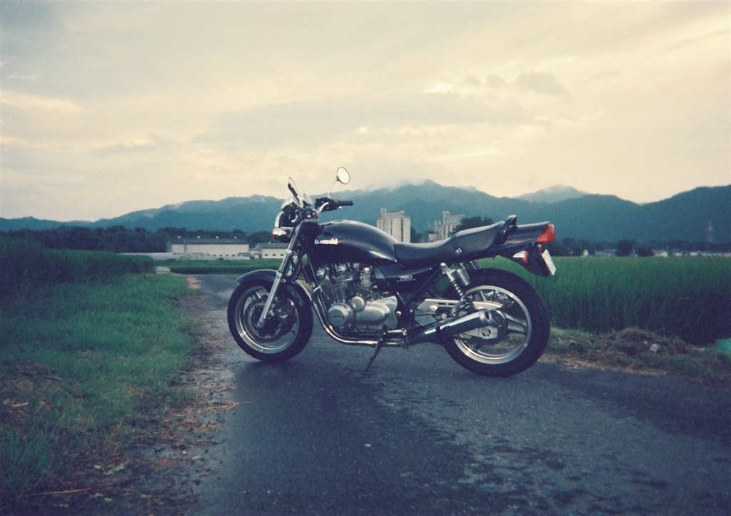 タンクのKAWASAKIの文字について。』 カワサキ エリミネーター125 の