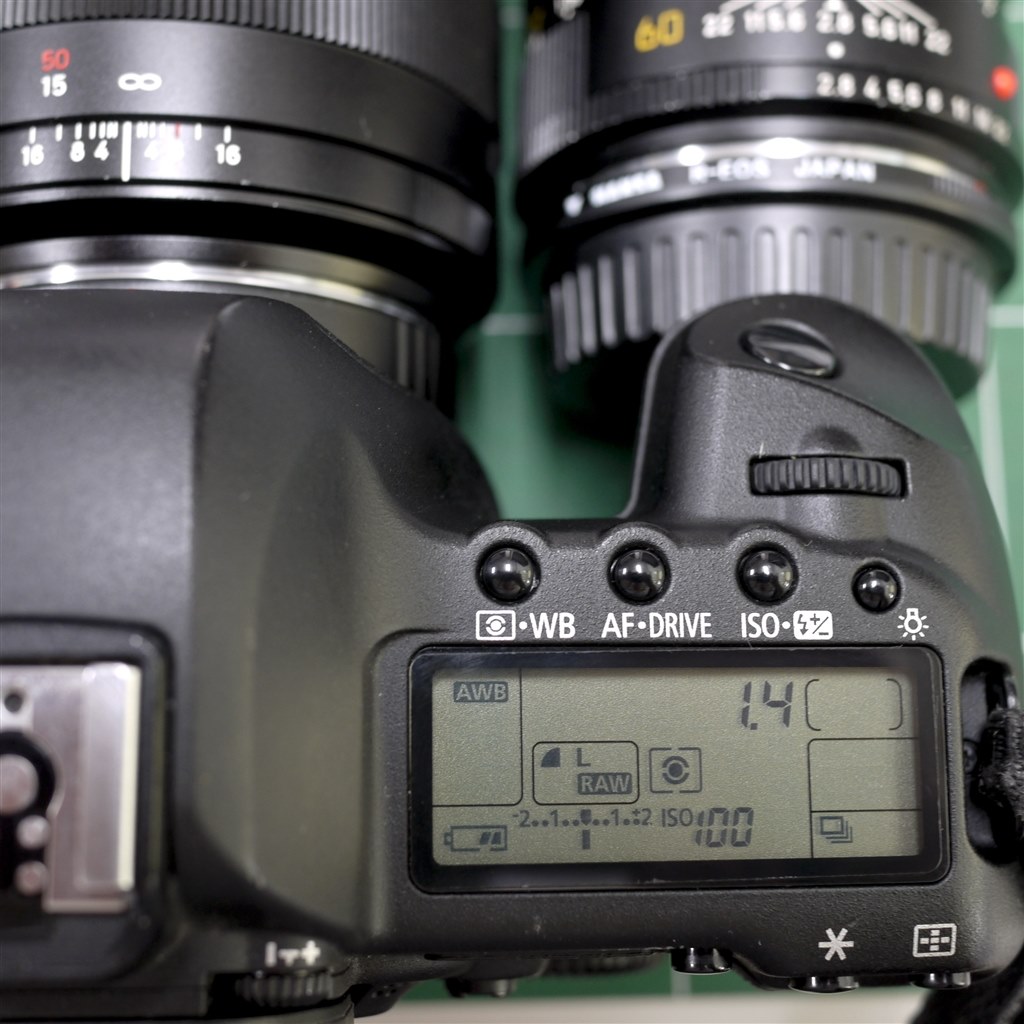 EOS 5D Mark II と初代5D』 CANON EOS 5D Mark II ボディ の EOS 5D Mark II と初代5D』 CANON EOS 5D Mark II ボディ の