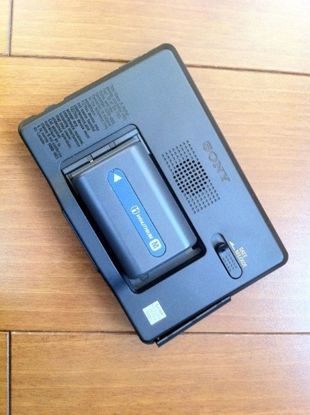 【ジャンク】SONY CLM-V55 LCD MONITORモニター SONY製の一眼レフ、ビデオカメラ用HDMI対応外付けディスプレイ