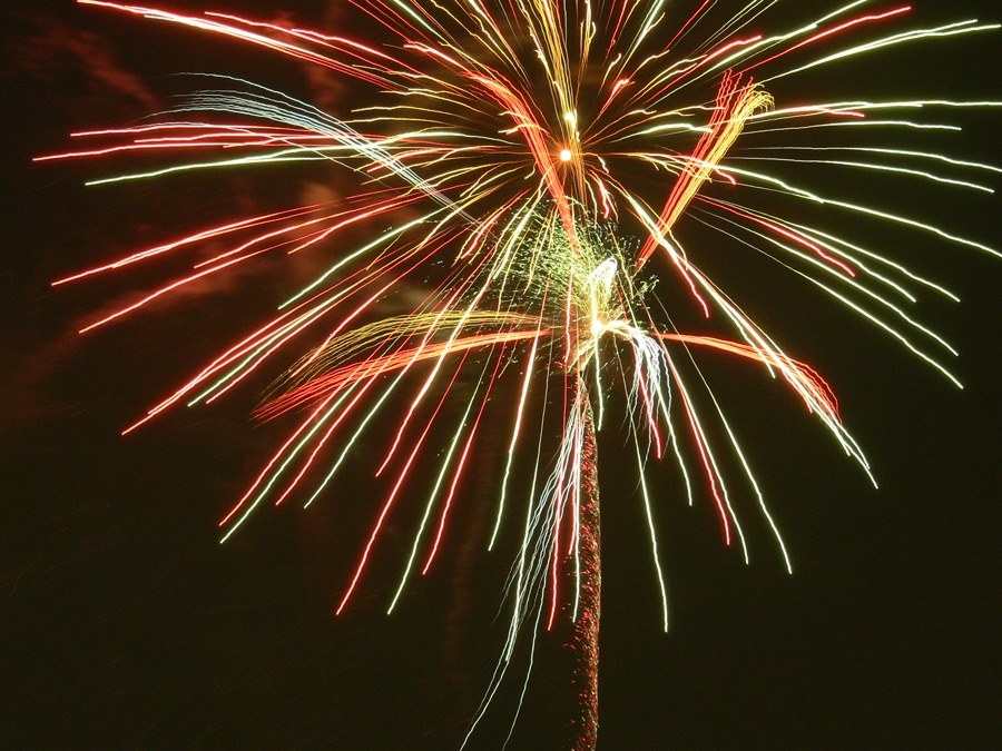 これから夏本番 花火撮影の設定について ニコン D7000 18 105 Vr レンズキット のクチコミ掲示板 価格 Com