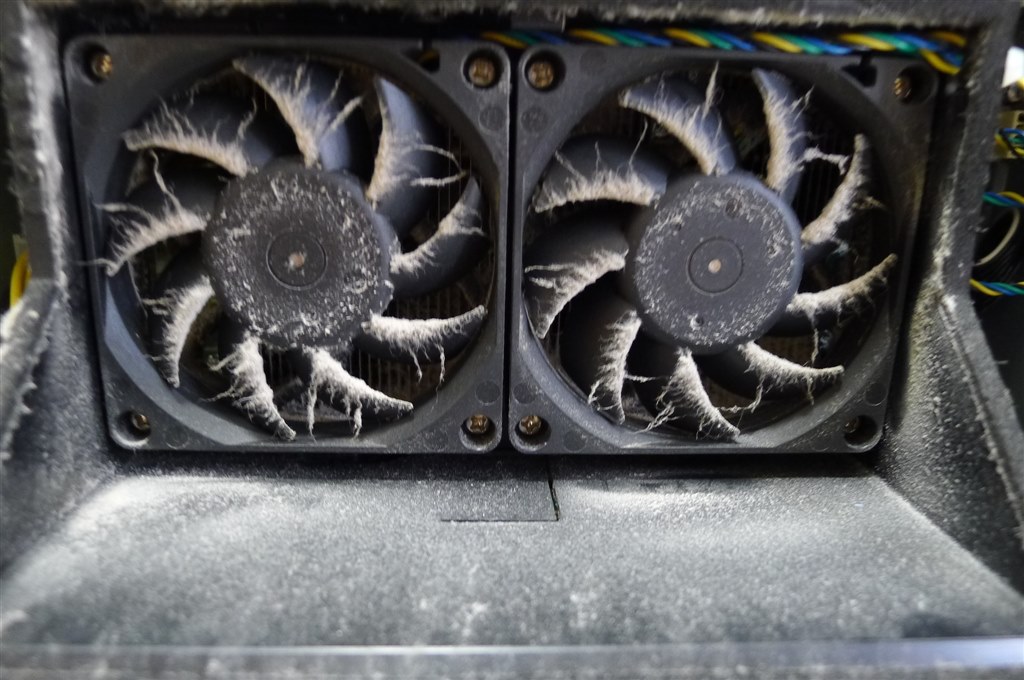 ファンの爆音対策 基本編 Cpuクーラーの掃除 日立 Prius Air One Aw33n のクチコミ掲示板 価格 Com