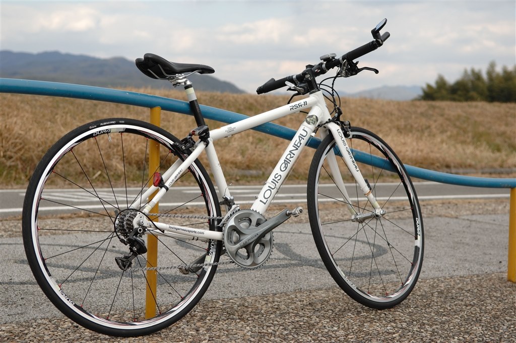 GTのロードバイクです。 買ってすぐにバイクにハマってしまい