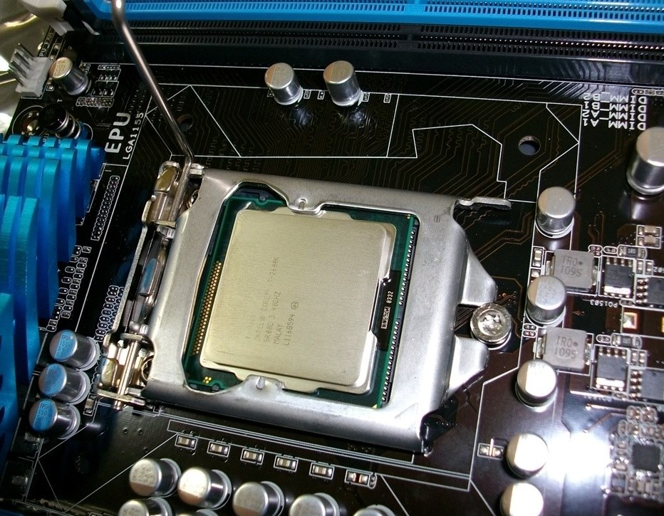 CPU取り付け時に・・・』 ASUS P8H67-V REV 3.0 のクチコミ