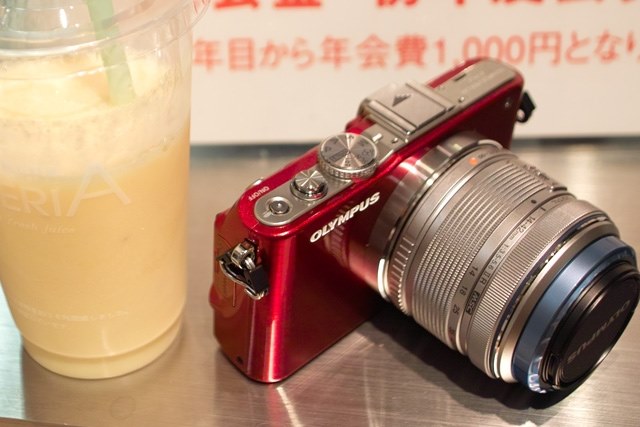宝石のように美しいE-PL3レッド』 オリンパス OLYMPUS PEN Lite E-PL3